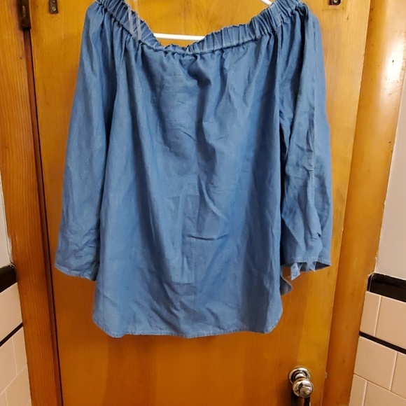 Shirt - Picture 2 of 4